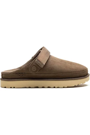 UGG Goldenstar slippers