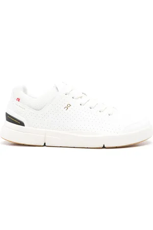 On Running On The Roger Centre Court WMNS " Black"