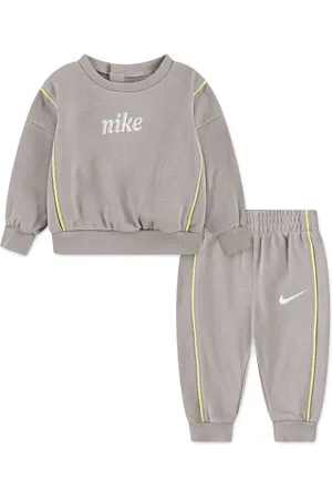 Nike Logo tracksuit