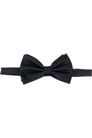 Lady Anne Classic silk bow tie