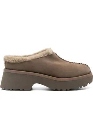 UGG New Heights Cozy clogs