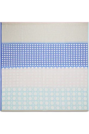 Salvatore Ferragamo Gancini-print shawl