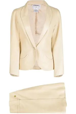 CHANEL 2001 CC-buttons skirt leather suit