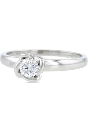 Fred 2010s platinum Fleur Céleste diamond solitaire ring
