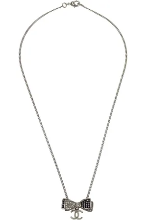 CHANEL 2017 CC bow-pendant necklace
