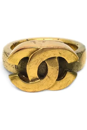 CHANEL 2001 CC ring
