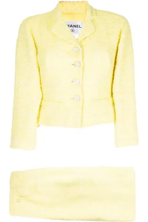 CHANEL 2010 single-breasted tweed skirt suit