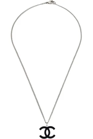 CHANEL 2004 CC-pendant chain necklace
