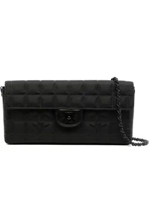 CHANEL 2000 Travel East West shoulder bag