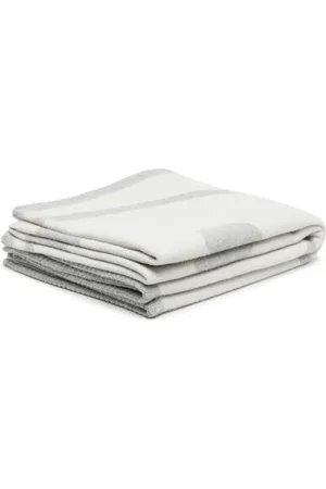 CHANEL CC cashmere-blend blanket