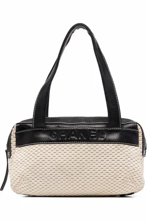 CHANEL 2004-2005 knitted debossed-logo shoulder bag