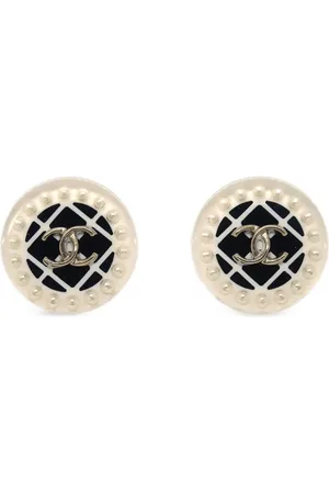 CHANEL 2019 CC stud earrings