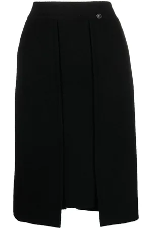 CHANEL 2000s box-pleat pencil skirt