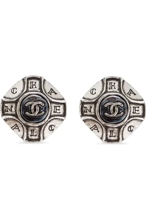 CHANEL 1999 CC engraved clip-on earrings