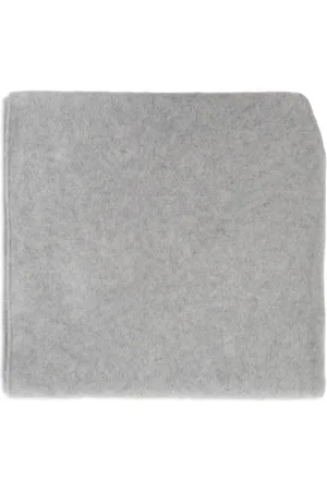 Lisa Yang Cashmere scarf