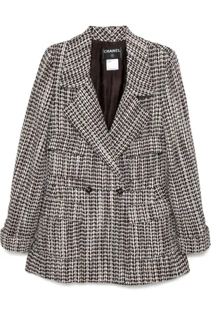 CHANEL 2001 double-breasted tweed jacket