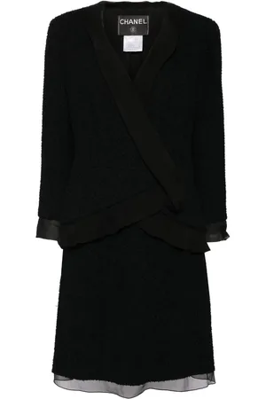 CHANEL 2000 double-breasted skirt suit