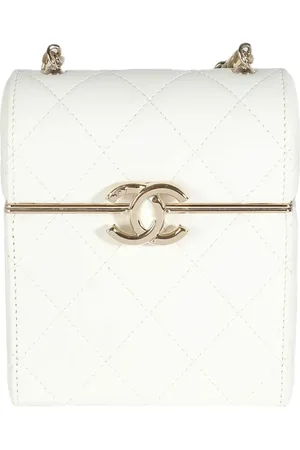 CHANEL 2022 mini diamond-quilted box clutch bag
