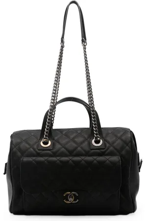 CHANEL 2017 diamond-quilted shoulder bag