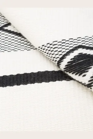 Voz Geometric print knitted scarf
