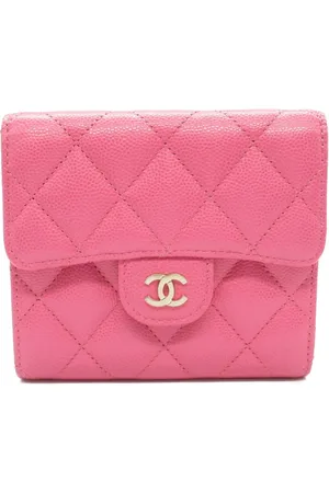 CHANEL 2019 caviar quilted wallet