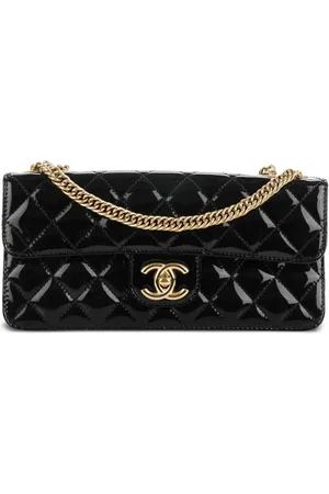 CHANEL 2005 diamond-quilted shoulder bag