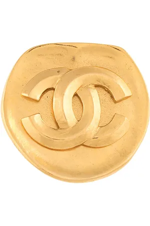 CHANEL 1996 CC logo rounded brooch