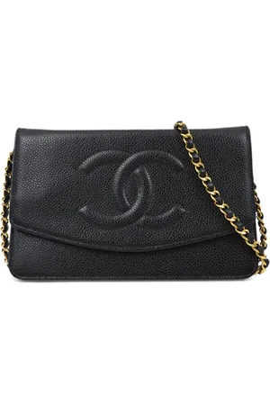 CHANEL 2000 CC stitch wallet-on-chain