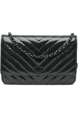 CHANEL 2018 CC Chevron Quilted Crumpled Calfskin Wallet On Chain crossbody bag