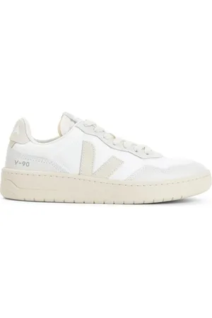 Veja V-90 trainers
