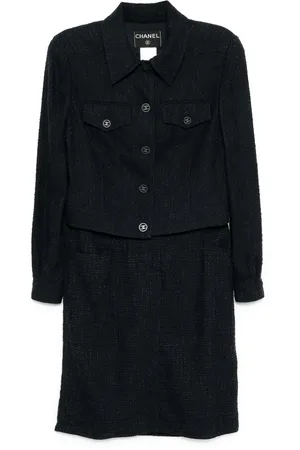 CHANEL 2001 skirt suit
