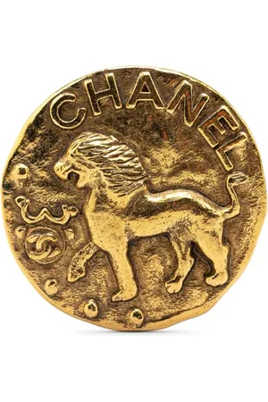 CHANEL 1980-1990 Plated CC Round Lion Brooch costume brooch
