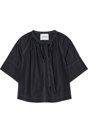 Closed Cropped top