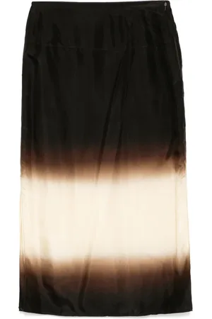 Less Silk electrospun skirt