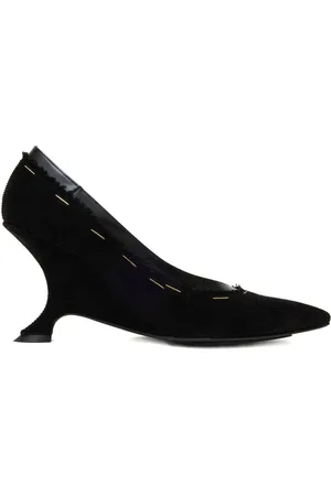UNDERCOVER Layered pumps