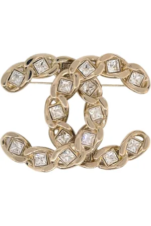 CHANEL 2019 CC-logo brooch