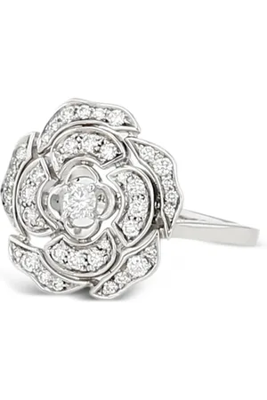 CHANEL 18kt white gold Bouton de Camélia diamond ring