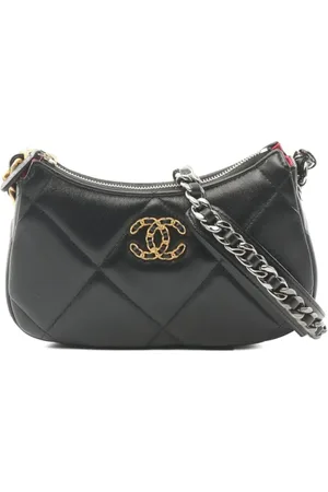 CHANEL 2021 19 Matelasse shoulder bag