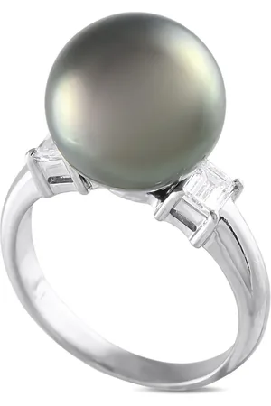 LB Exclusive Platinum pearl and diamond ring