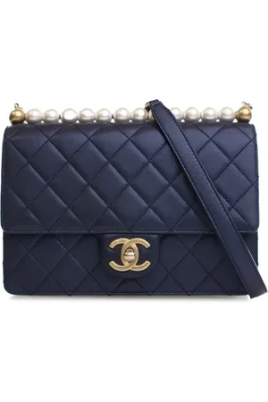 CHANEL 2019 Medium Lambskin Chic Pearls Flap crossbody bag