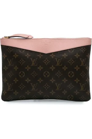 LOUIS VUITTON 2021 Monogram Daily Pouch clutch bag