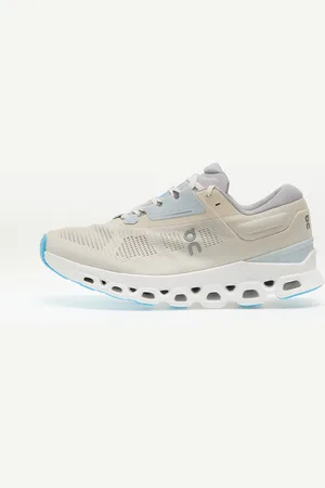On Running Trampki W Cloudstratus 3 / EUR 38