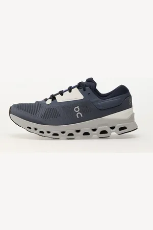 On Running Trampki M Cloudstratus 3 / EUR 44