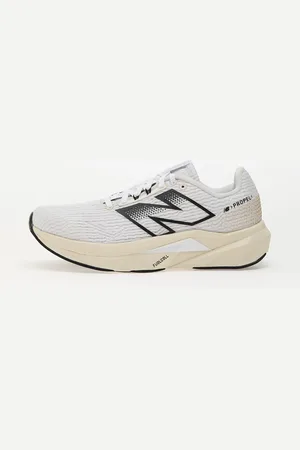 New Balance Trampki FuelCell Propel v5 / / Black cement EUR 37