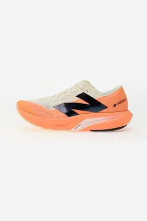 New Balance Trampki Fuelcell Rebel v4 / / Black EUR 44