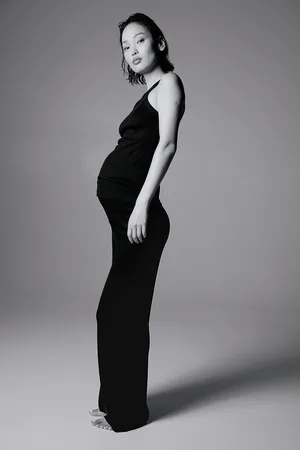 H&M MAMA Dżersejowe spodnie w prążki Before & After