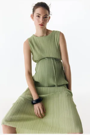 H&M MAMA Plisowana sukienka