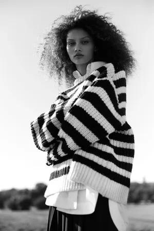H&M Sweter oversize o splocie w prążki