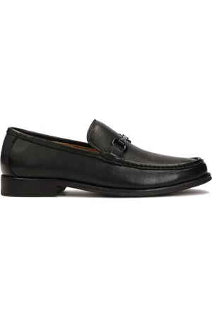 Kazar Czarne loafersy z metalową ozdobą