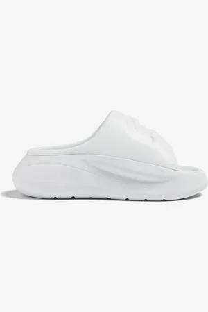Lacoste Sneakersy SERVE SLIDE